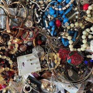Vintage to now mixed jewelry lot - all wearable - B